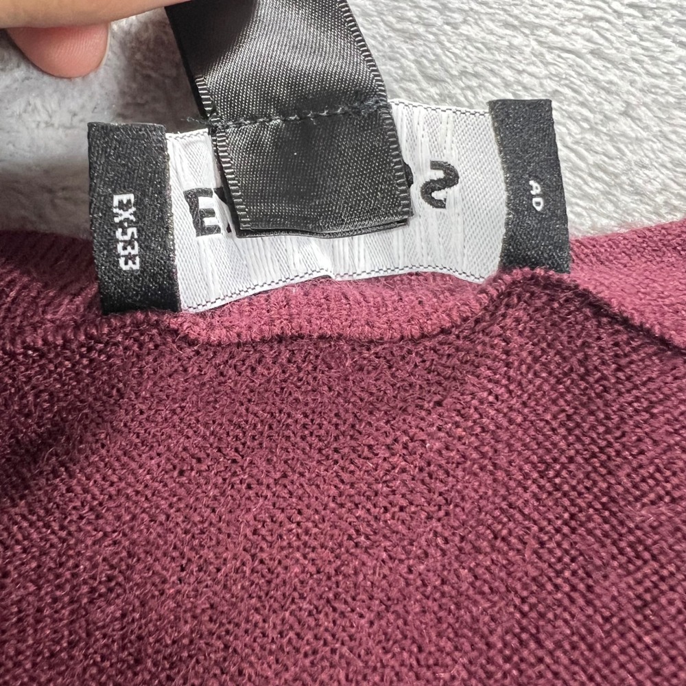 EXPRESS Crewneck Sweater Mens Medium Burgundy Maroon 100 Merino Wool .5" Hole - Picture 11 of 16